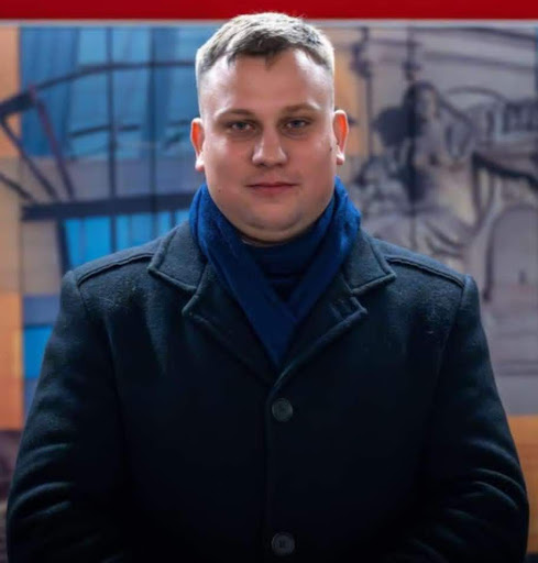 Vezér András